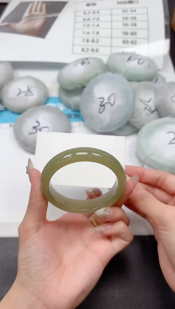 未镶嵌手镯石英质玉A163-56.7