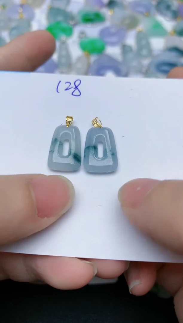 【闪购商品】翡翠颈饰18K金镶嵌天然翡翠A货    多样性发其一）   