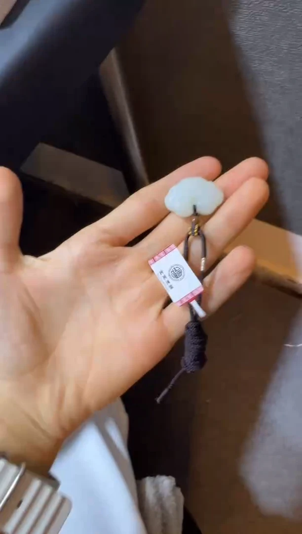 吊坠(赠链)未镶嵌和田玉天泰白玉宝宝锁