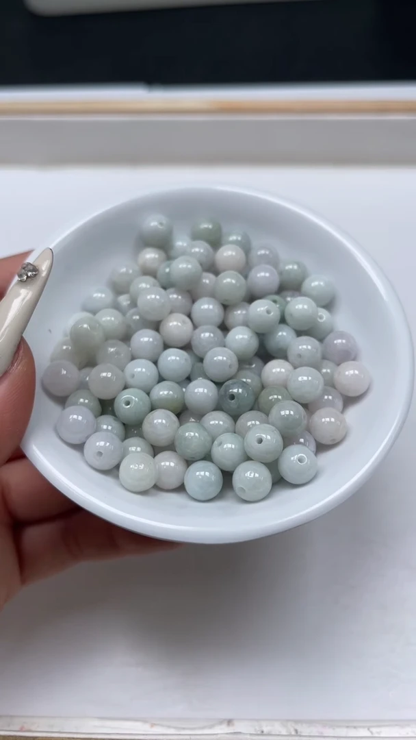 未镶嵌翡翠手饰M915 天然翡翠 8mm25颗9.9元