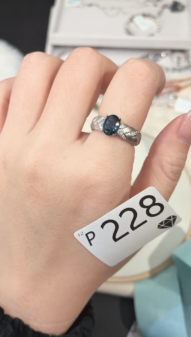 银S925镶嵌托帕石戒指多样性发一P228