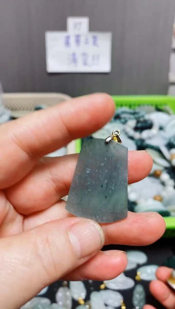 翡翠未镶嵌颈饰纯天然