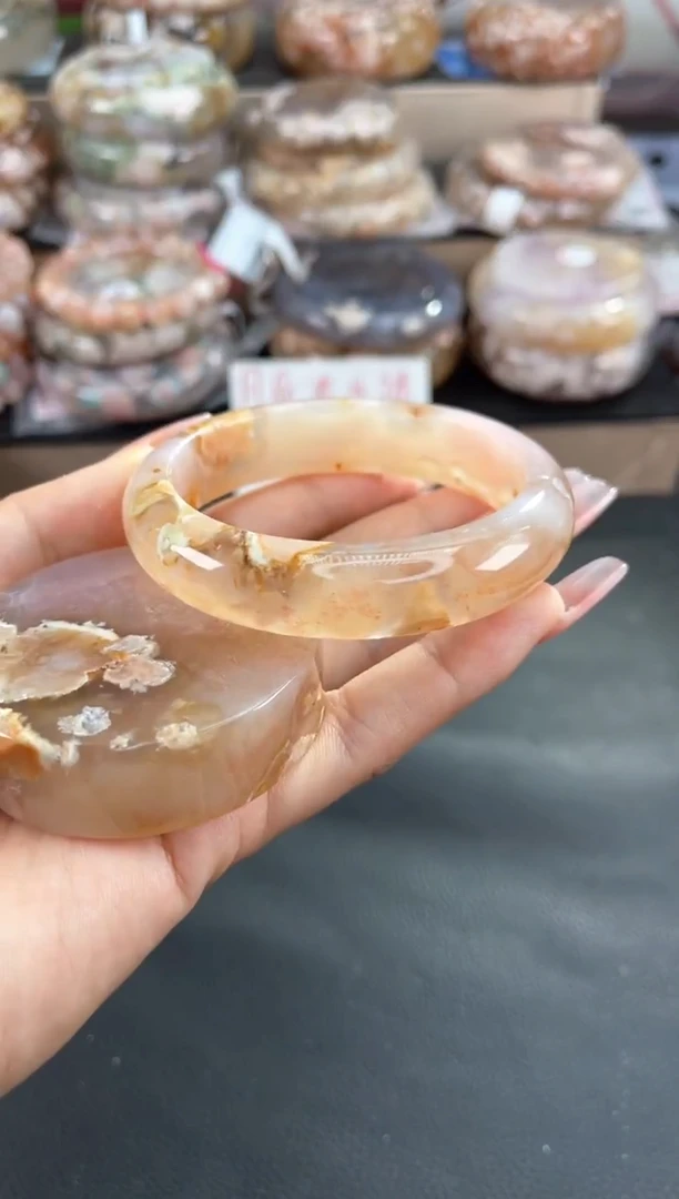 未镶嵌手镯石英质玉57