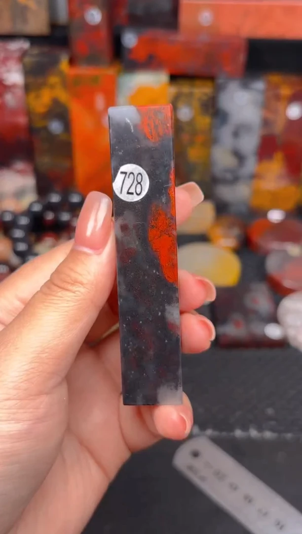 玉 桂林鸡血玉印章摆件728
