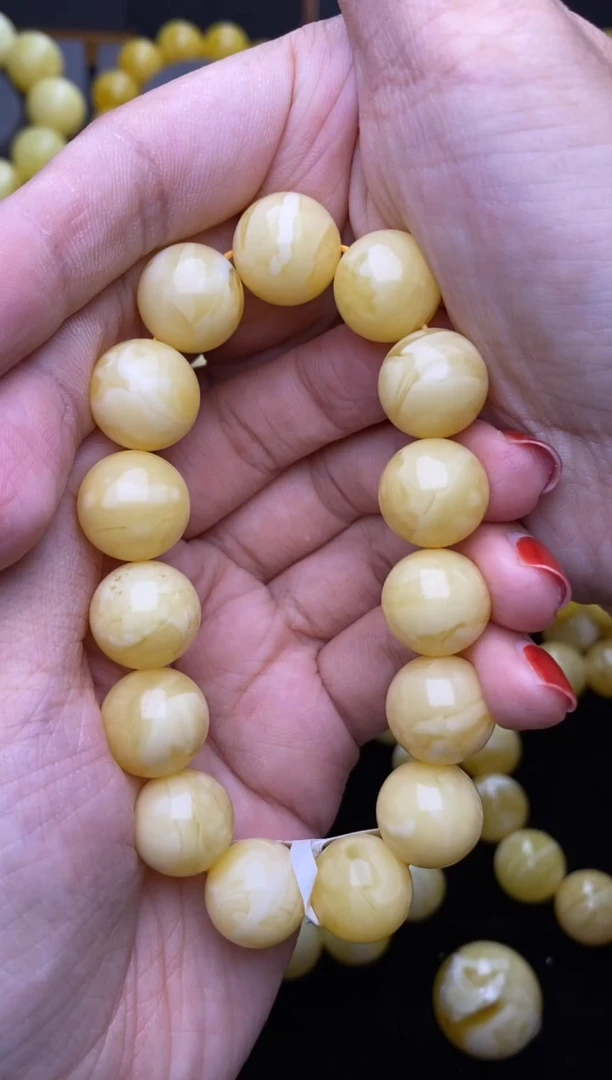 未镶嵌琥珀裸石 大小姐珠宝79