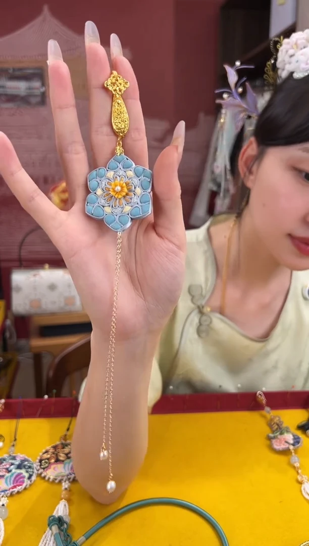 刺绣苏绣世家非遗手工（压襟）