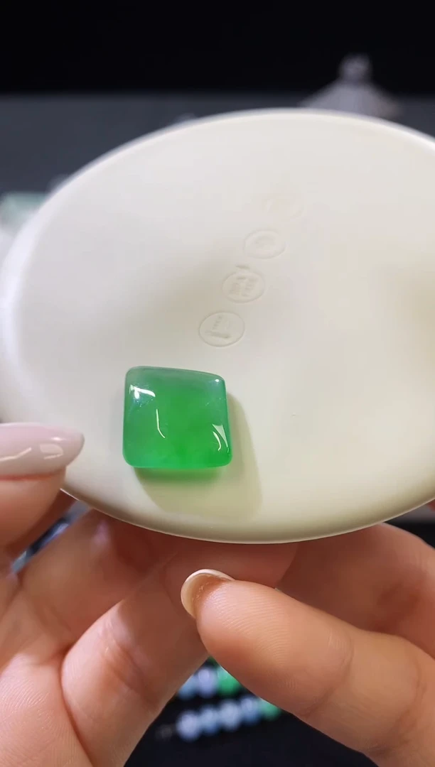 未镶嵌挂件翡翠随型