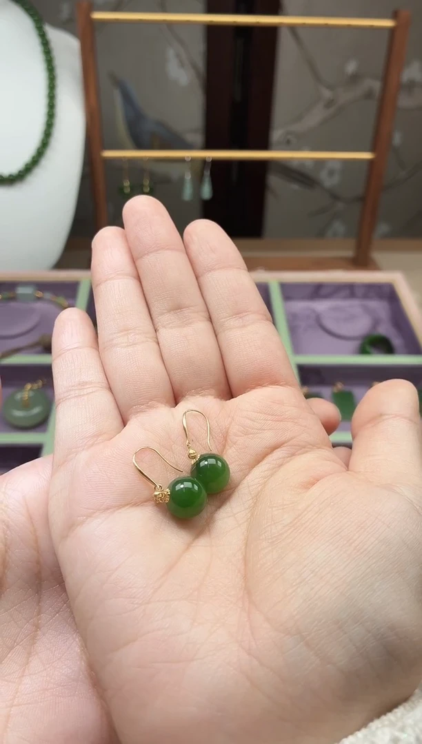 18K金镶嵌和田玉（碧玉）耳饰10mm耳坠