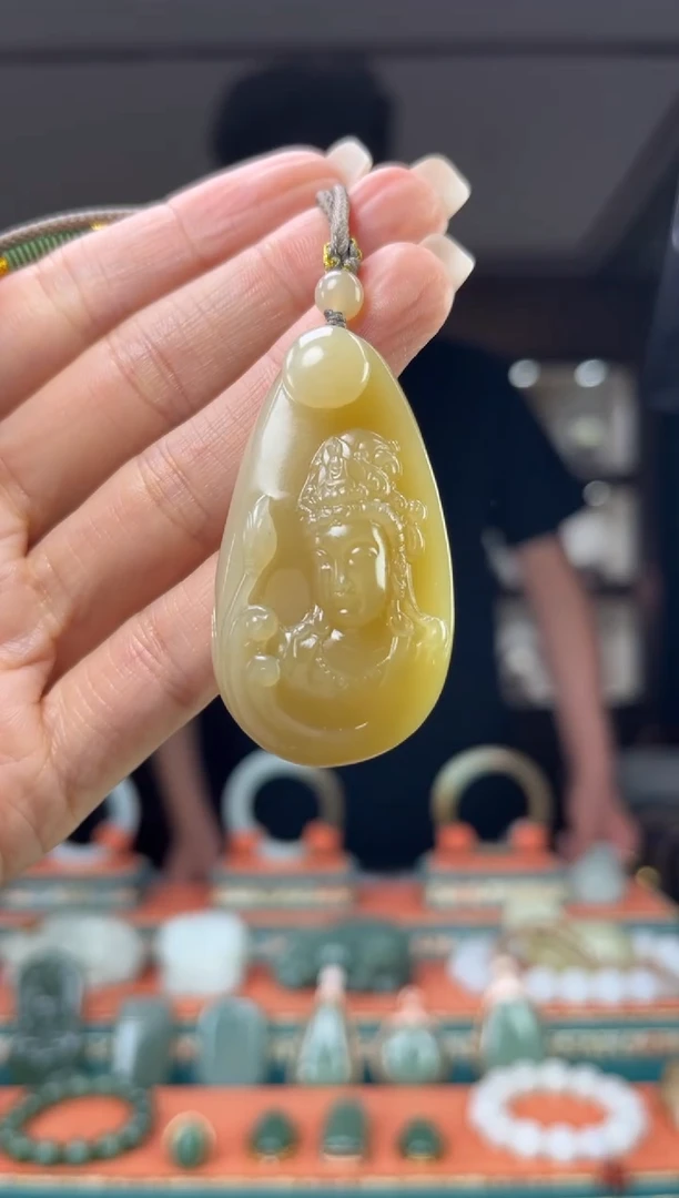和田玉未镶嵌颈饰佩佩