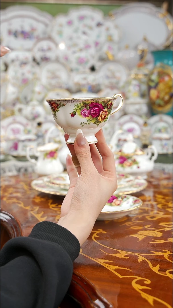 瓷婷婷中古瓷器如图所示40