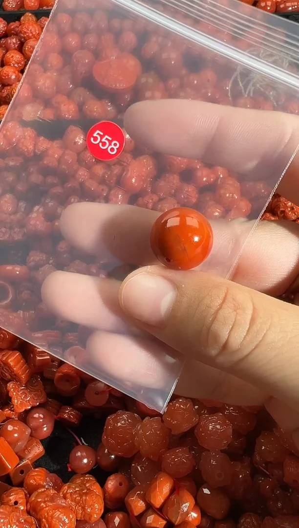 颈饰未镶嵌南红玛瑙1