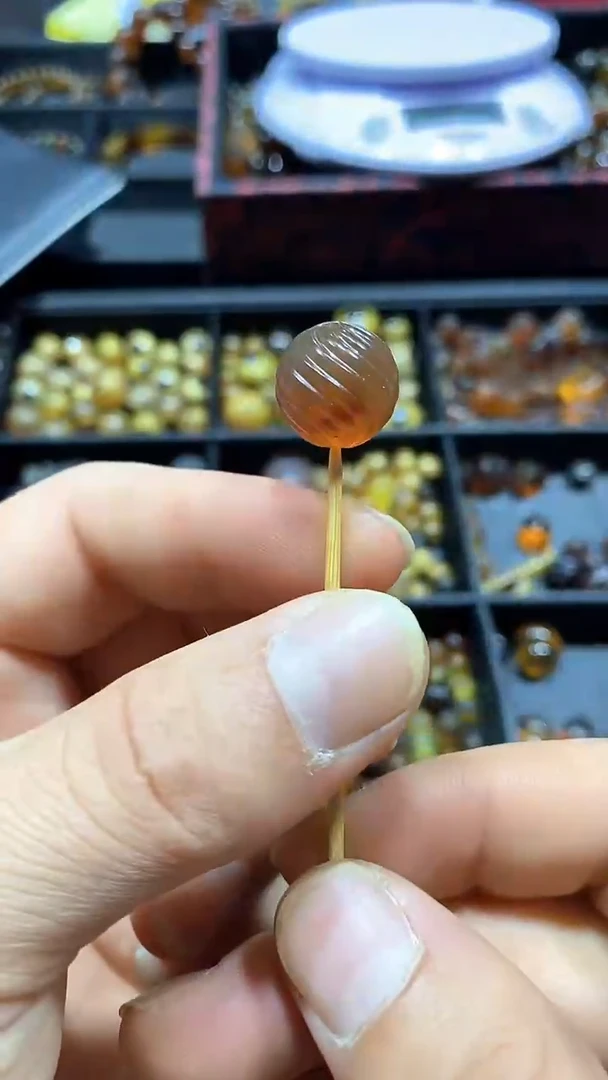 琥珀颈饰未镶嵌天然缅甸琥珀单珠