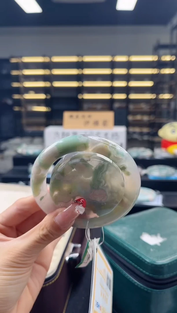 未镶嵌手镯石英质玉圈口 （不退不换）