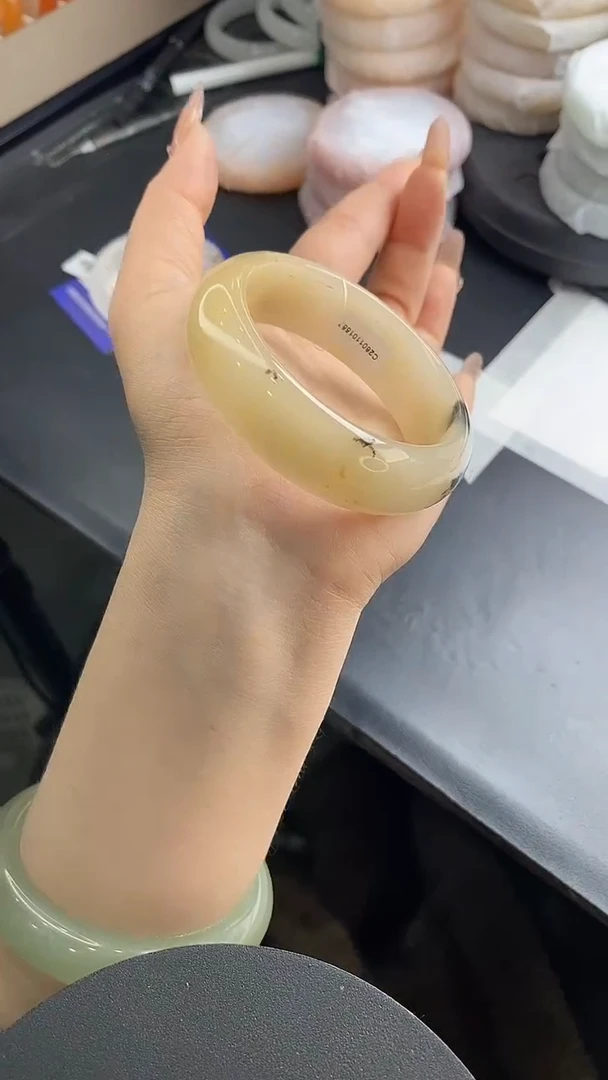未镶嵌手镯石英质玉w75-HB53+