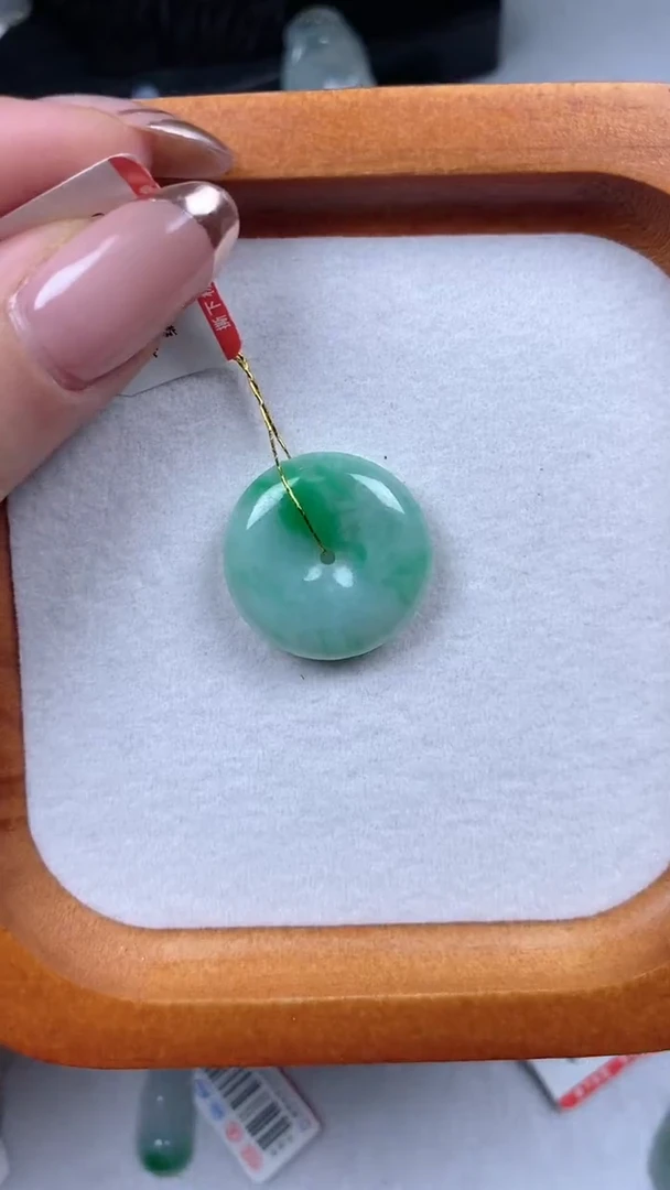 吊坠(不含链)未镶嵌翡翠天然a货翡翠