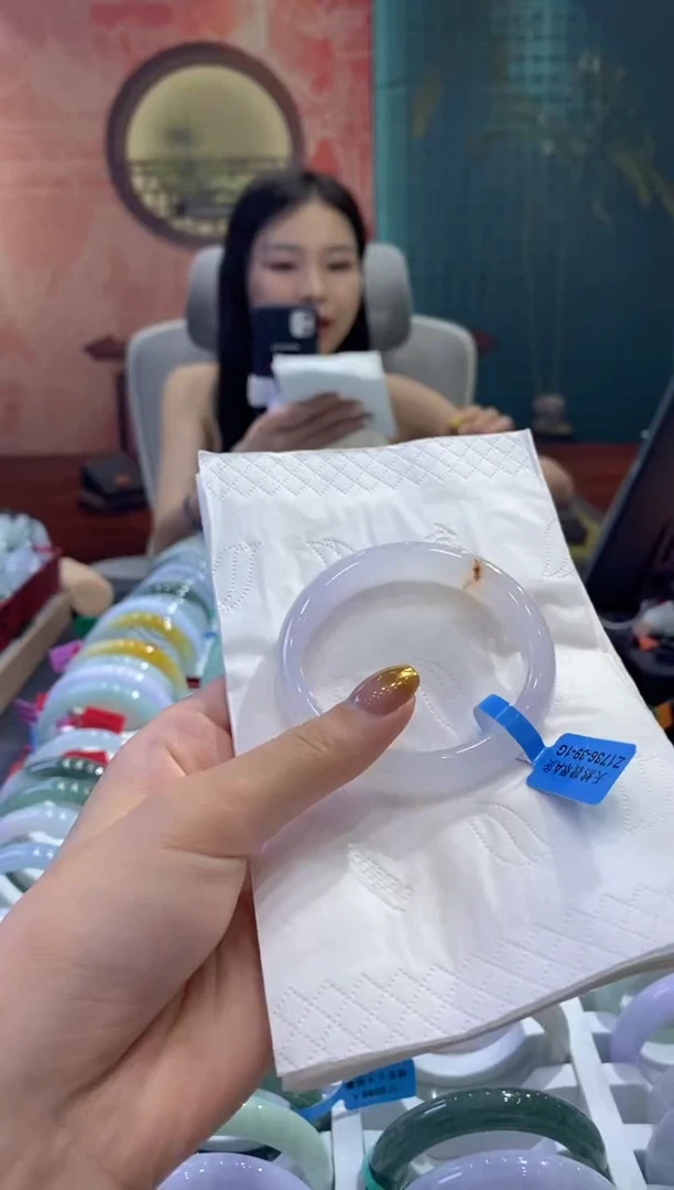 翡翠手镯未镶嵌多人08107