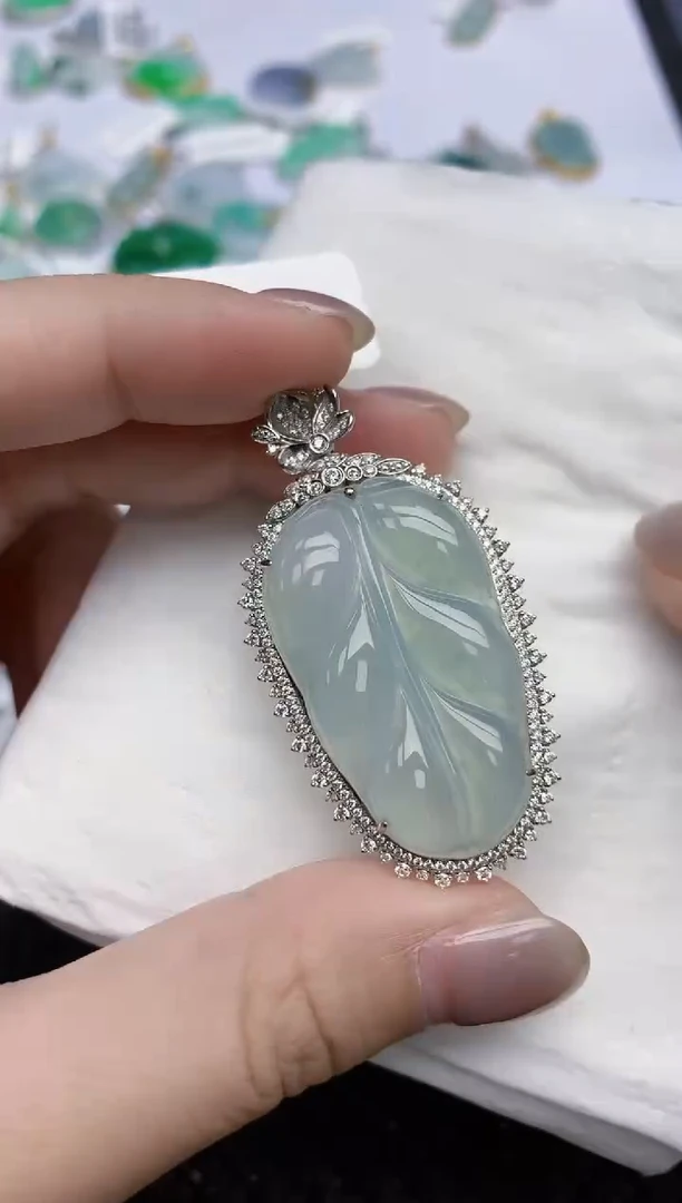 【闪购商品】翡翠颈饰18K金镶嵌天然翡翠A货