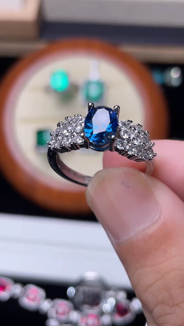 合金合成钻石皇家蓝戒指4