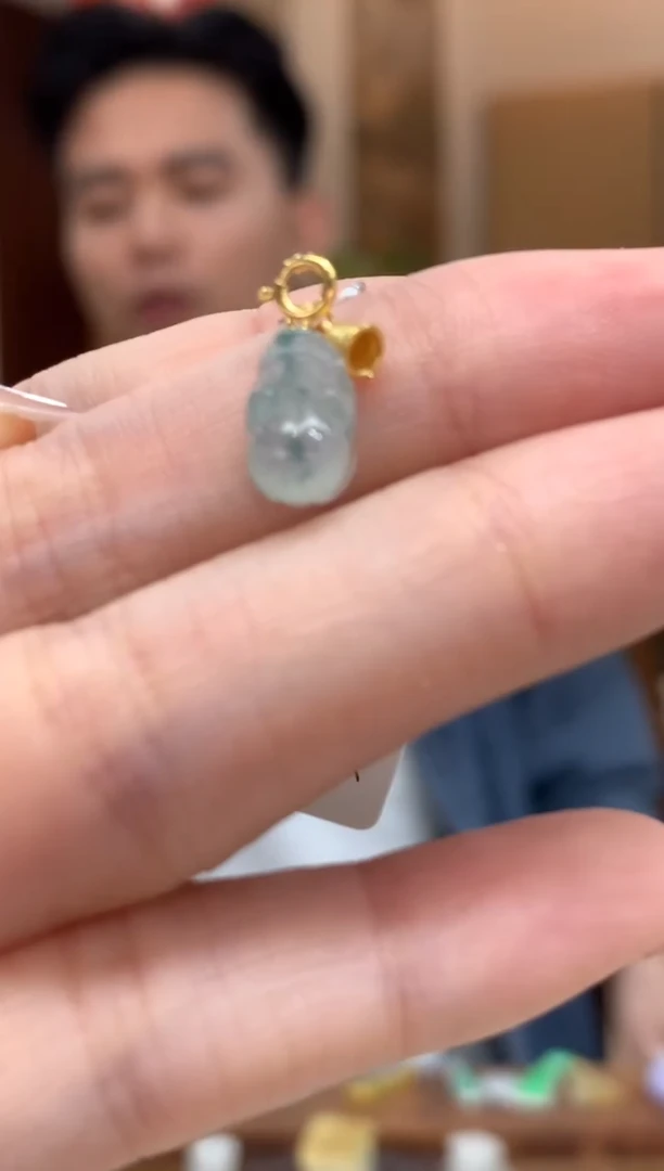吊坠(不含链)18K金镶嵌翡翠貔貅