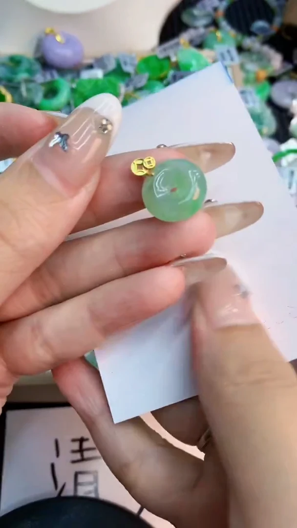 翡翠未镶嵌吊坠(不含链)1