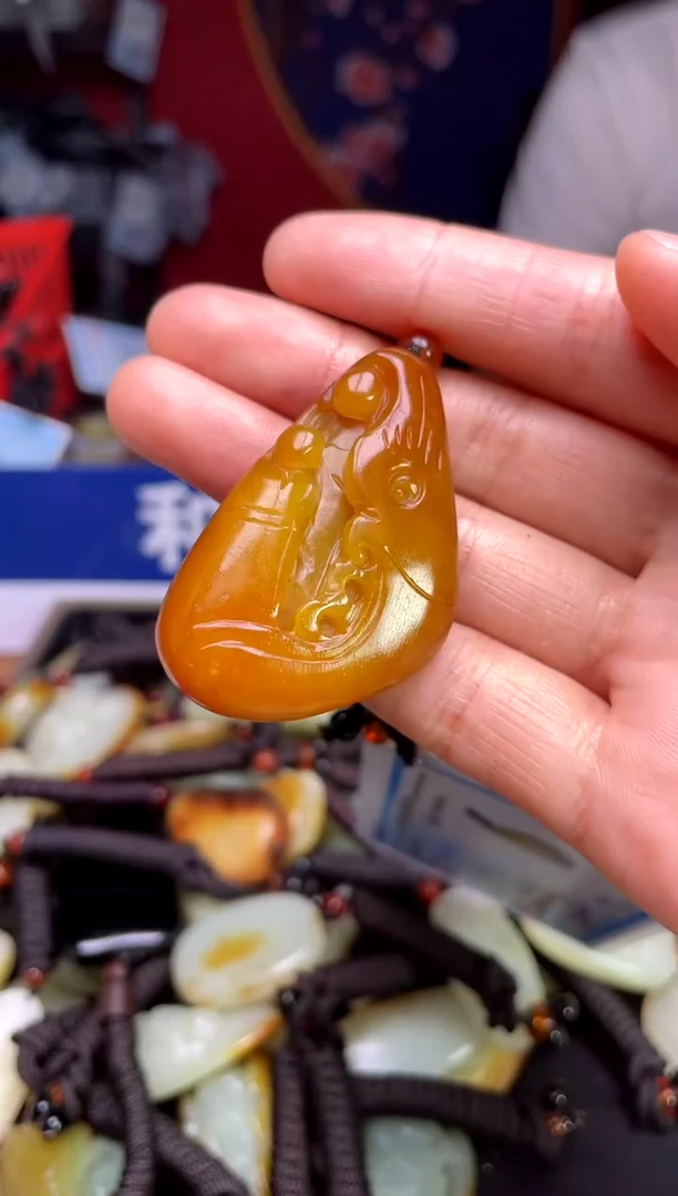 和田玉未镶嵌颈饰1