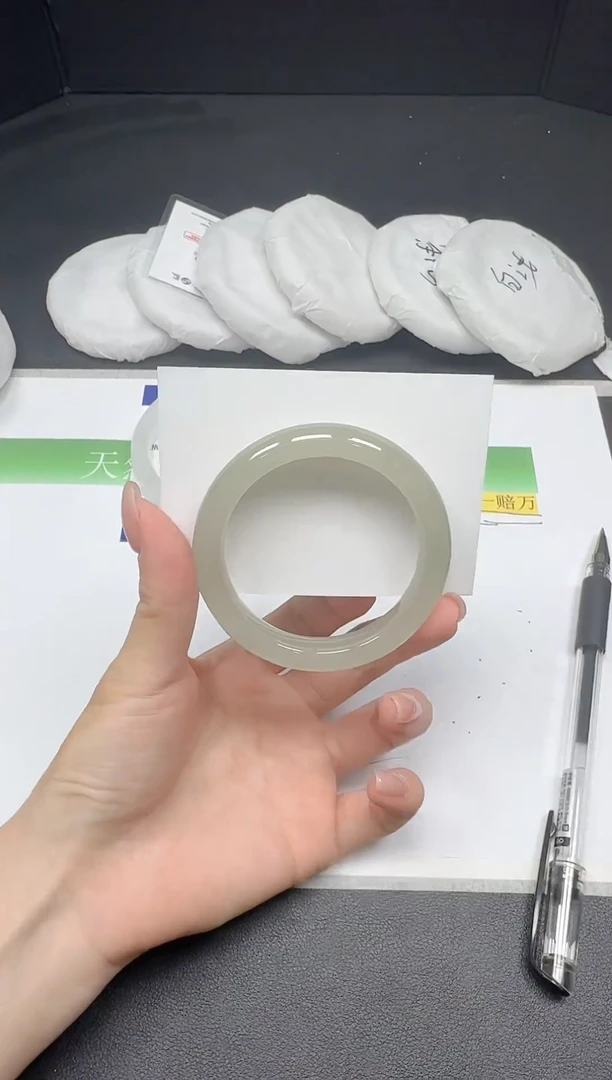 未镶嵌手镯石英质玉064-5051