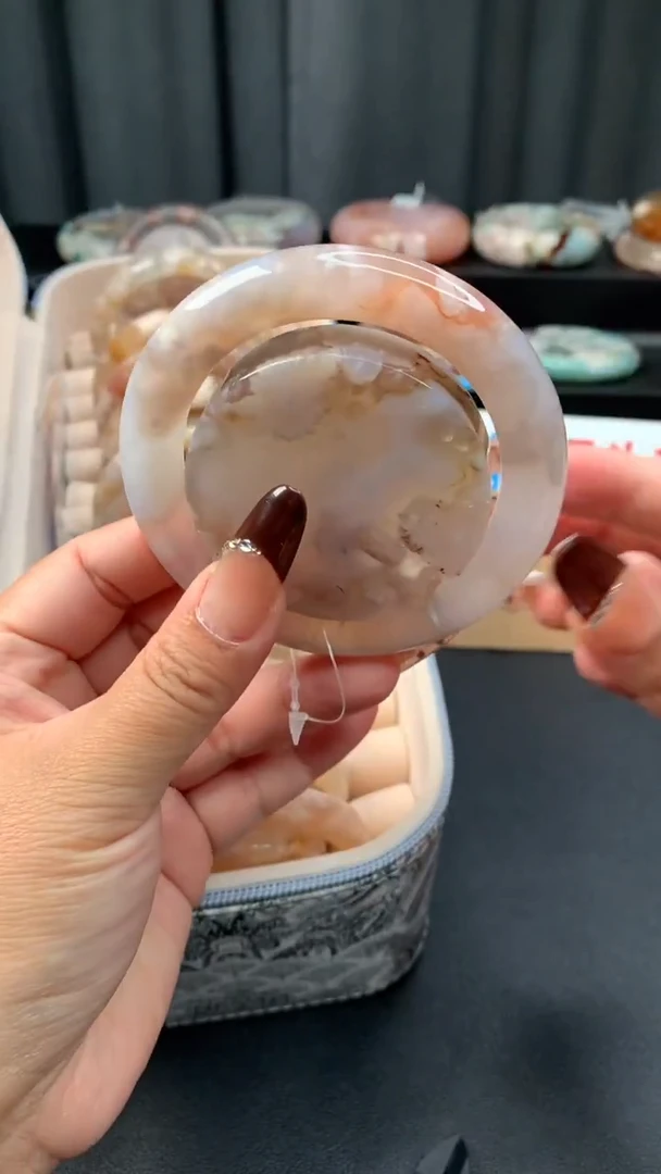 未镶嵌手镯石英质玉（58圈口）赠送镯心