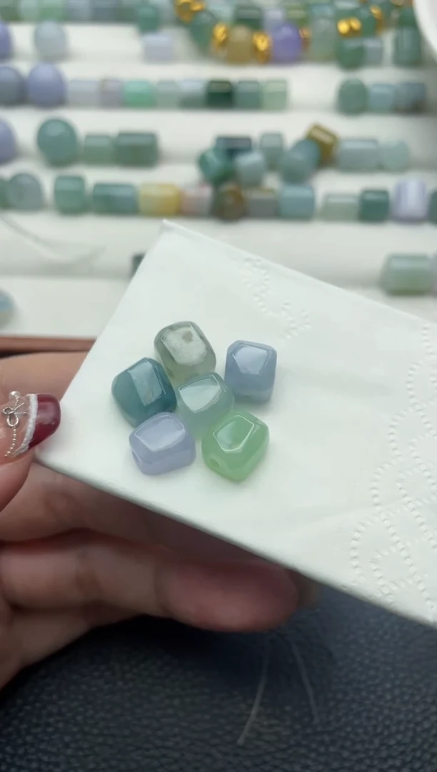 【闪购商品】定制翡翠未镶嵌珠子