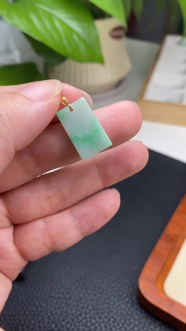 【闪购商品】翡翠挂件未镶嵌无事牌