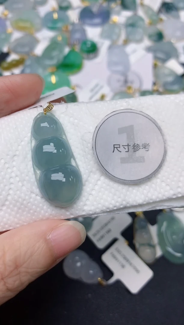 颈饰18K金镶嵌翡翠天然缅甸A货翡翠