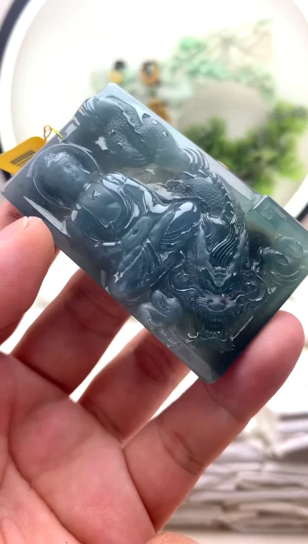 颈饰未镶嵌翡翠大日如来