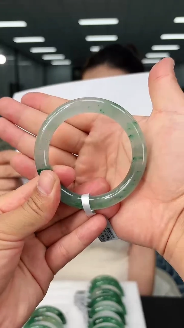 石英质玉手镯未镶嵌手镯58+