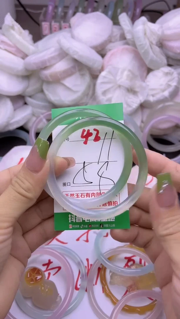 玛瑙/玉髓手镯未镶嵌42