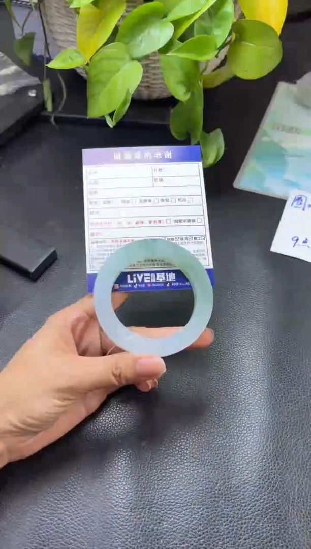 未镶嵌定制手镯不退不换定制翡翠绿****）定制手镯不退不换