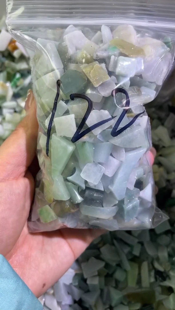 【闪购商品】翡翠颈饰未镶嵌天然翡翠小号500克122