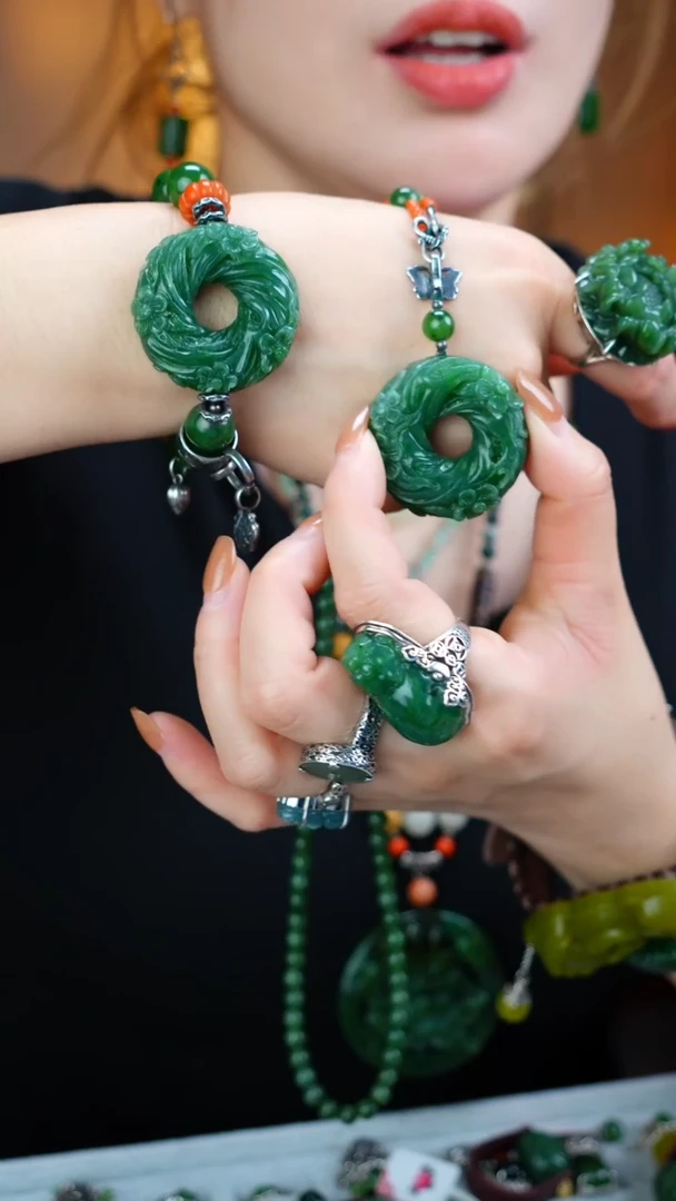 颈饰未镶嵌和田玉（碧玉）元****创1