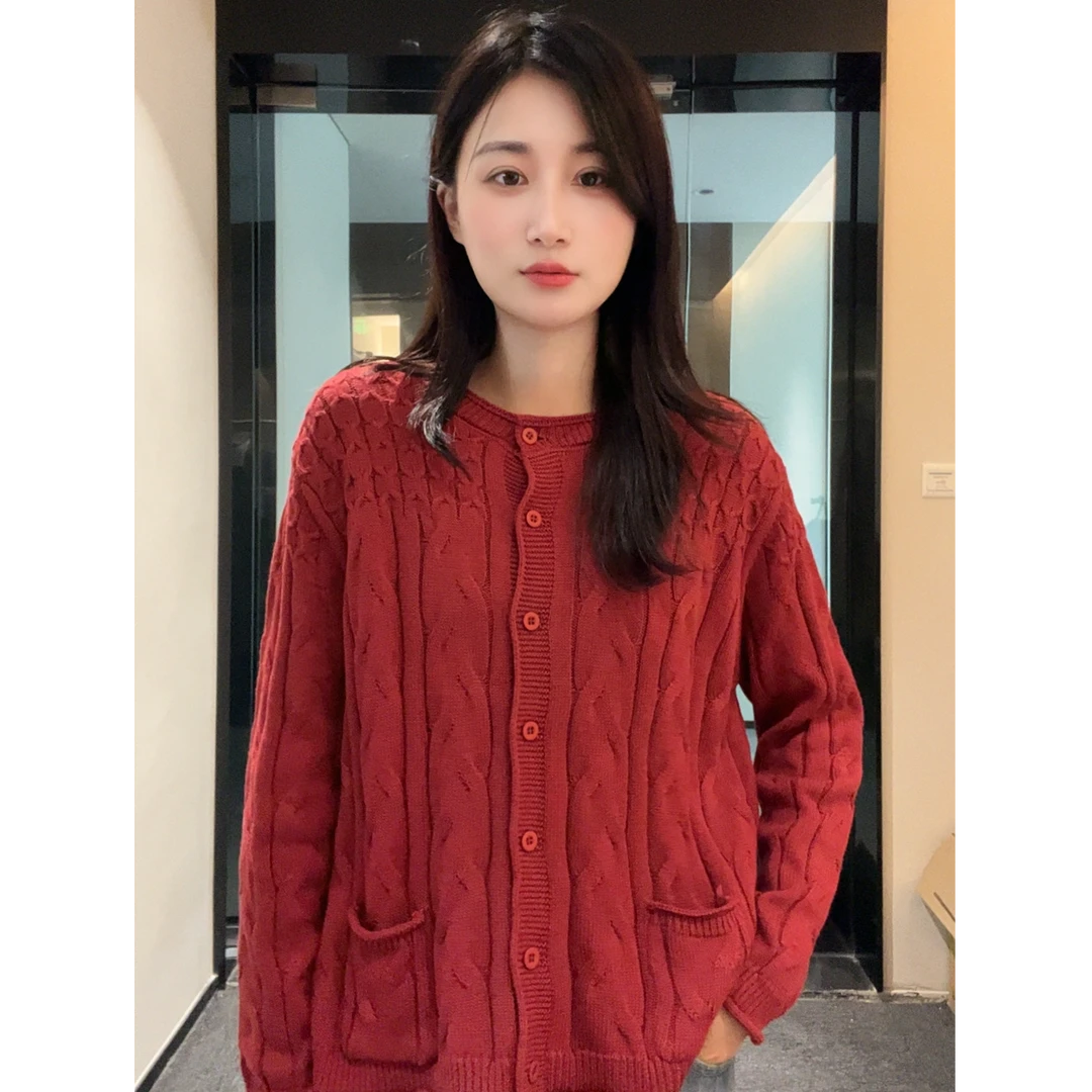 2025秋冬新款宽松版型针织女短款保暖厚款针织衫圆领宽松上衣