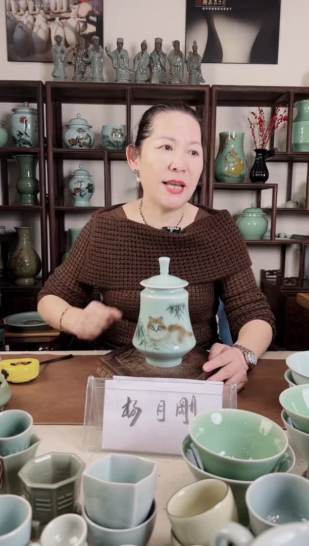 釉中彩 猫画 小蛮腰盖罐L