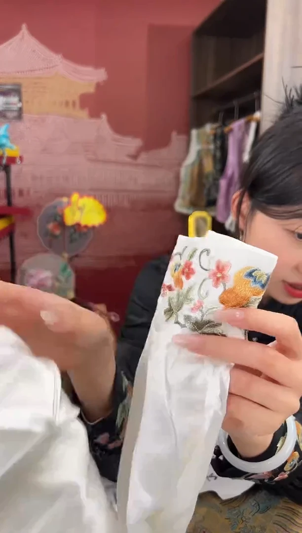 【闪购商品】刺绣M 苏绣手工刺绣100桑蚕丝衬衫