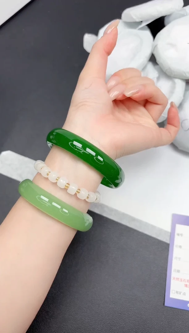 未镶嵌手镯石英质玉191/64.2