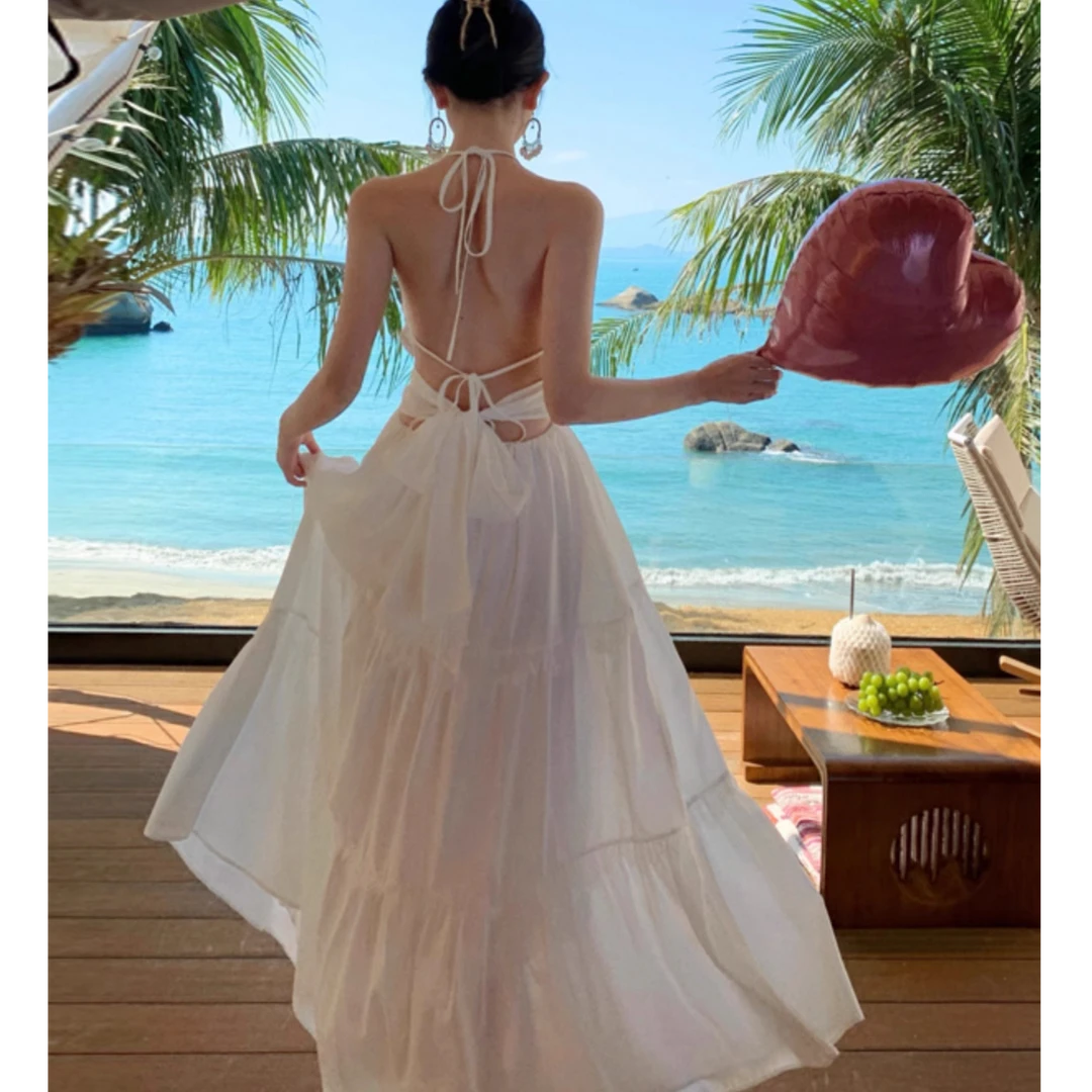 法式绝美性感露背白色挂脖吊带连衣裙女夏季超仙沙滩海边度假长裙