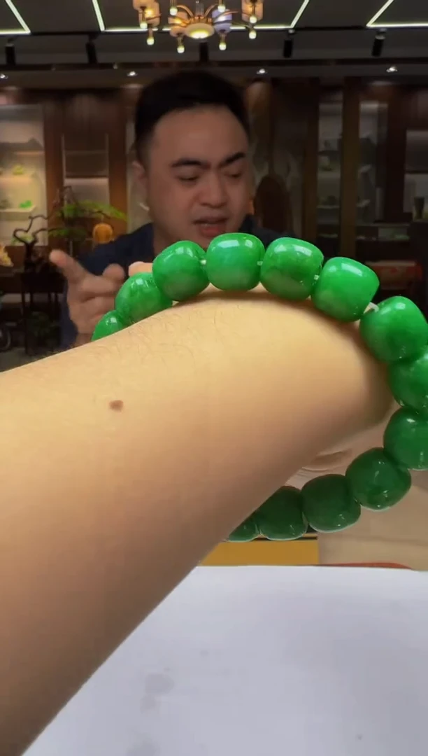 翡翠未镶嵌颈饰QY2025-8-18-18