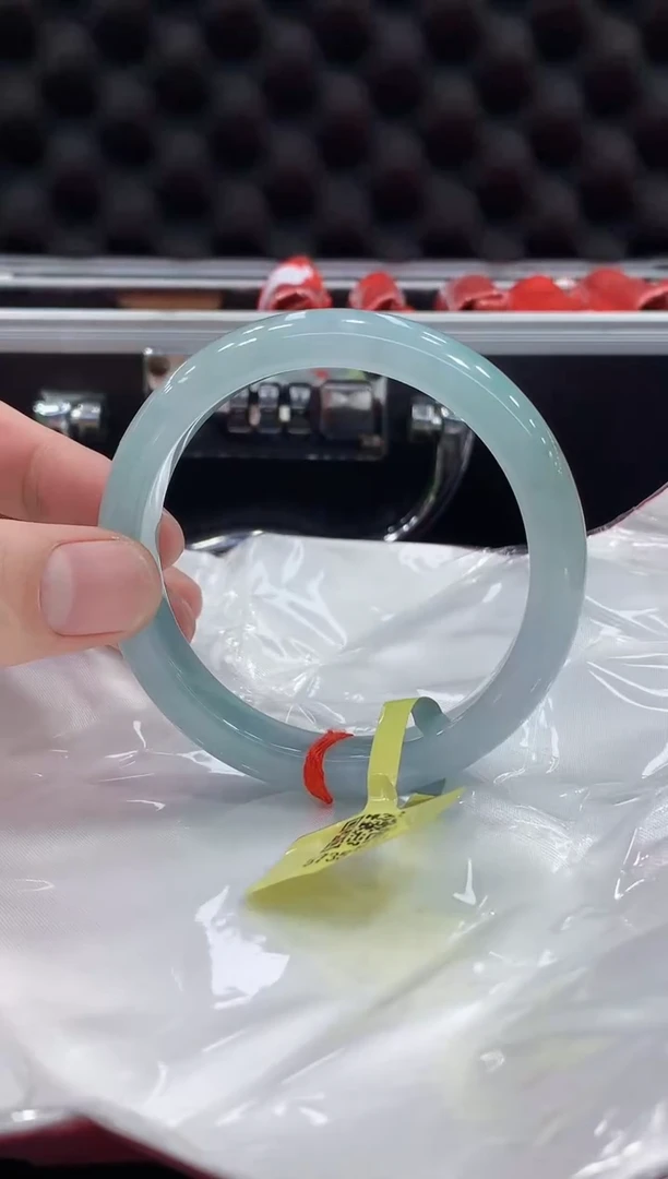 未镶嵌手镯翡翠翡翠手镯