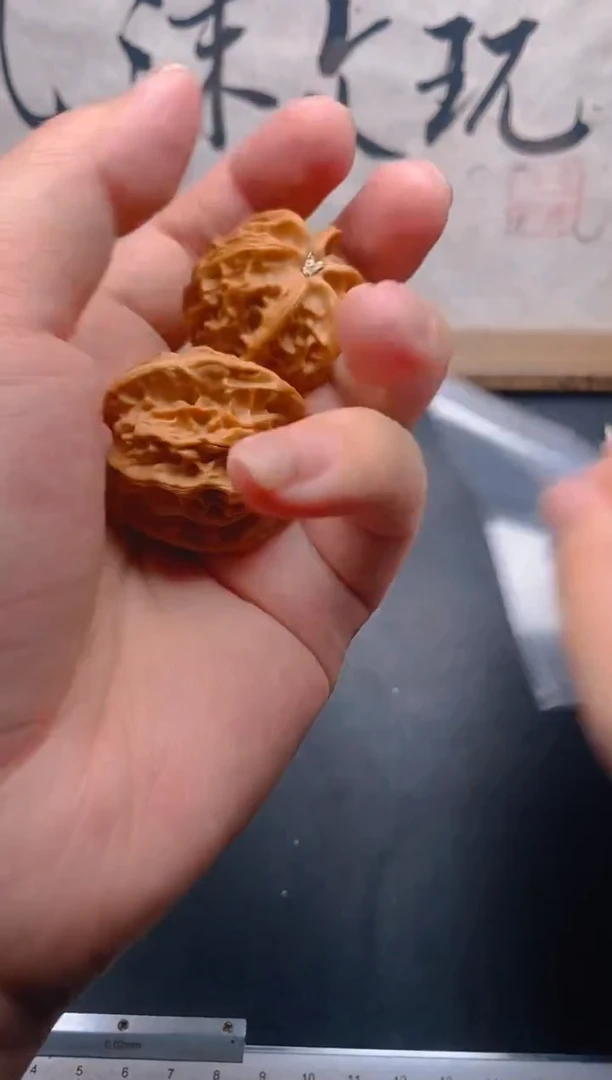 核桃无**了文玩核桃盘山三棱