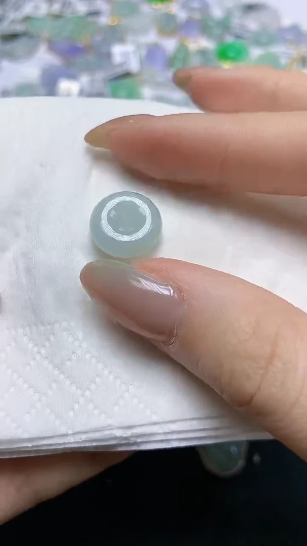 翡翠未镶嵌颈饰天然缅甸A货翡翠