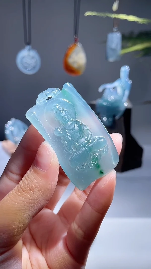 颈饰未镶嵌翡翠观音