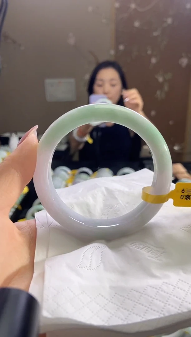 未镶嵌手镯翡翠?****?59圈口t
