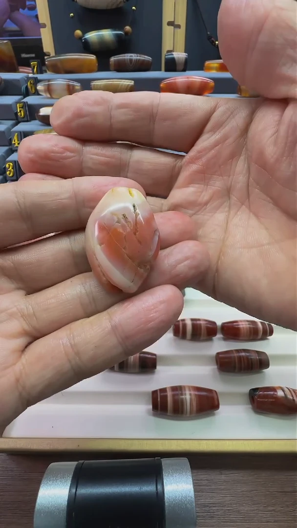 未镶嵌颈饰玛瑙/玉髓玛瑙35*26*17