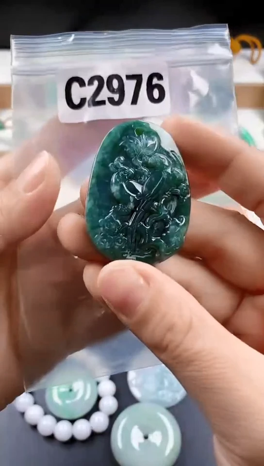 颈饰未镶嵌翡翠天然翡翠吊坠挂件