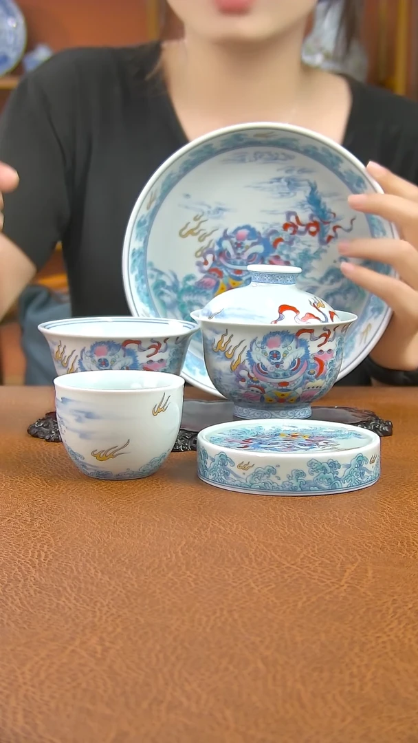 景德镇手工斗彩醒狮盖碗套组